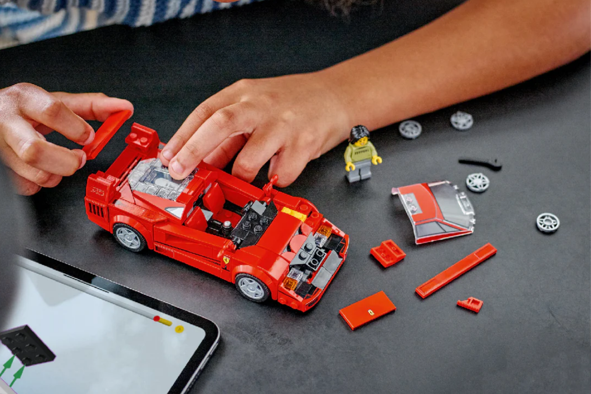 LEGO Ferrari F40 – Bộ Lắp Ráp Siêu Xe Độc Đáo